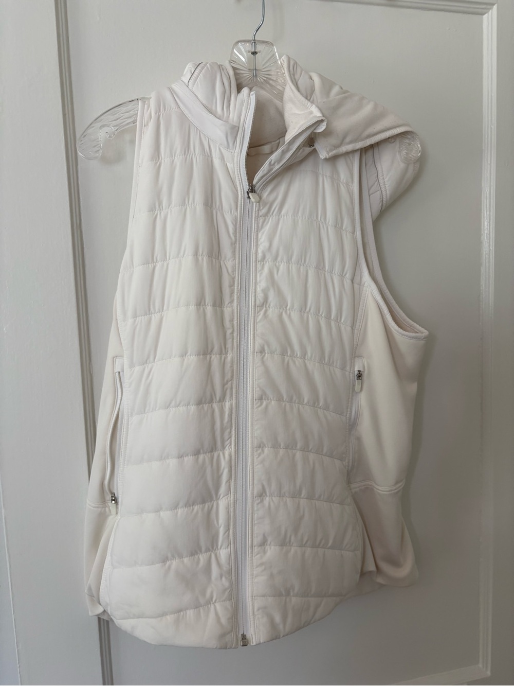 Lululemom Sleeveless Quilted Puffer Vest - with detachable hood